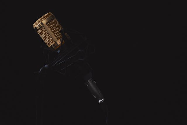 淳声梨花声音教育：声线沉稳发声指南