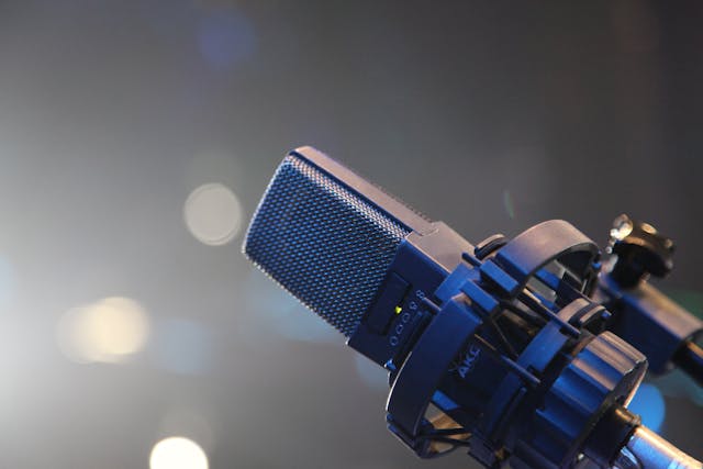长时间演讲疲惫不堪，梨花声音教育帮你减轻声带负担